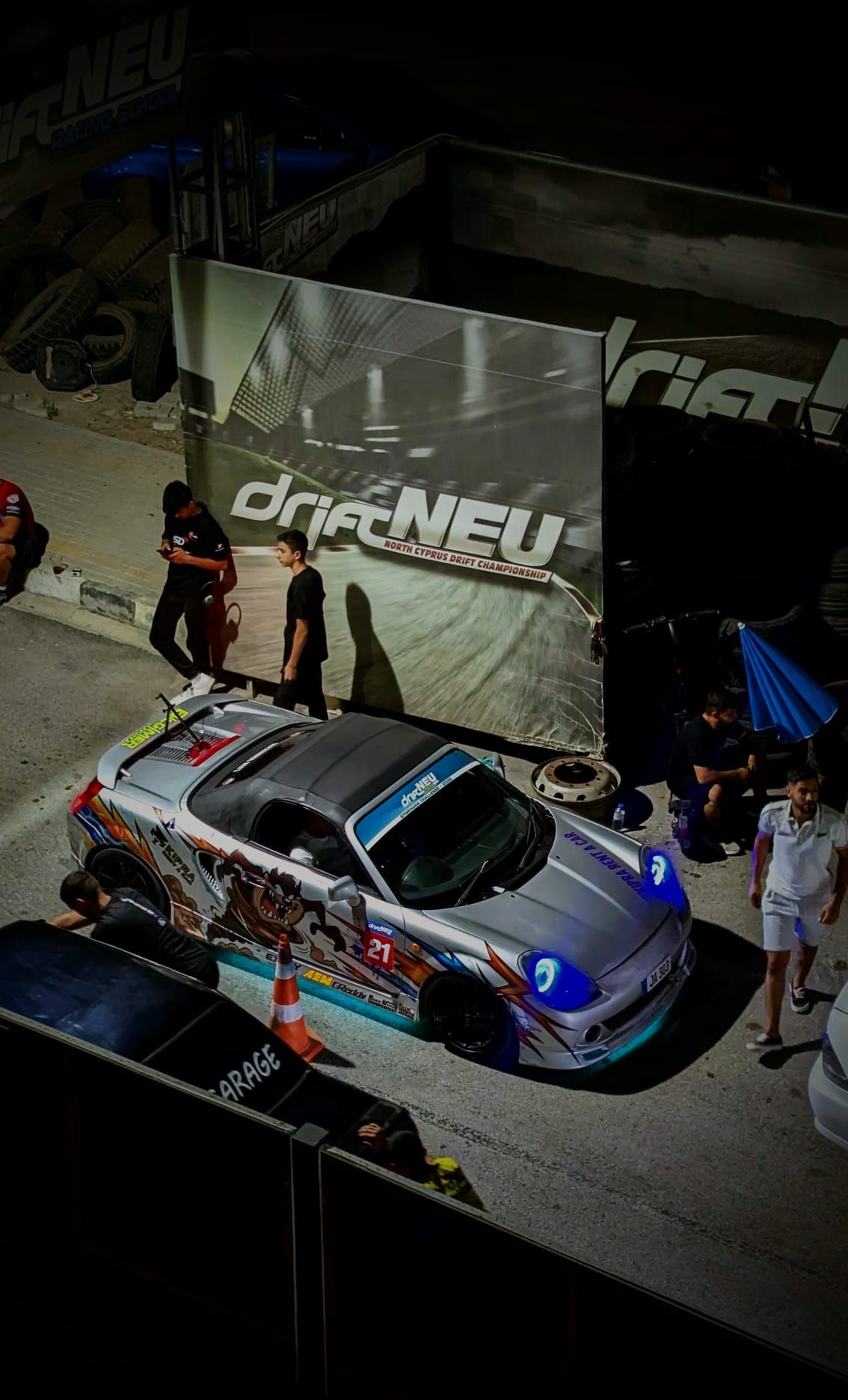 driftNEU North Cyprus Drift Championship pit alanında Tazzmobil, yarış numarası 21